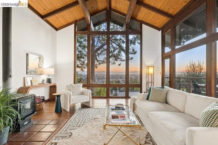 Property Photo: 4090 39th Ave CA 94619