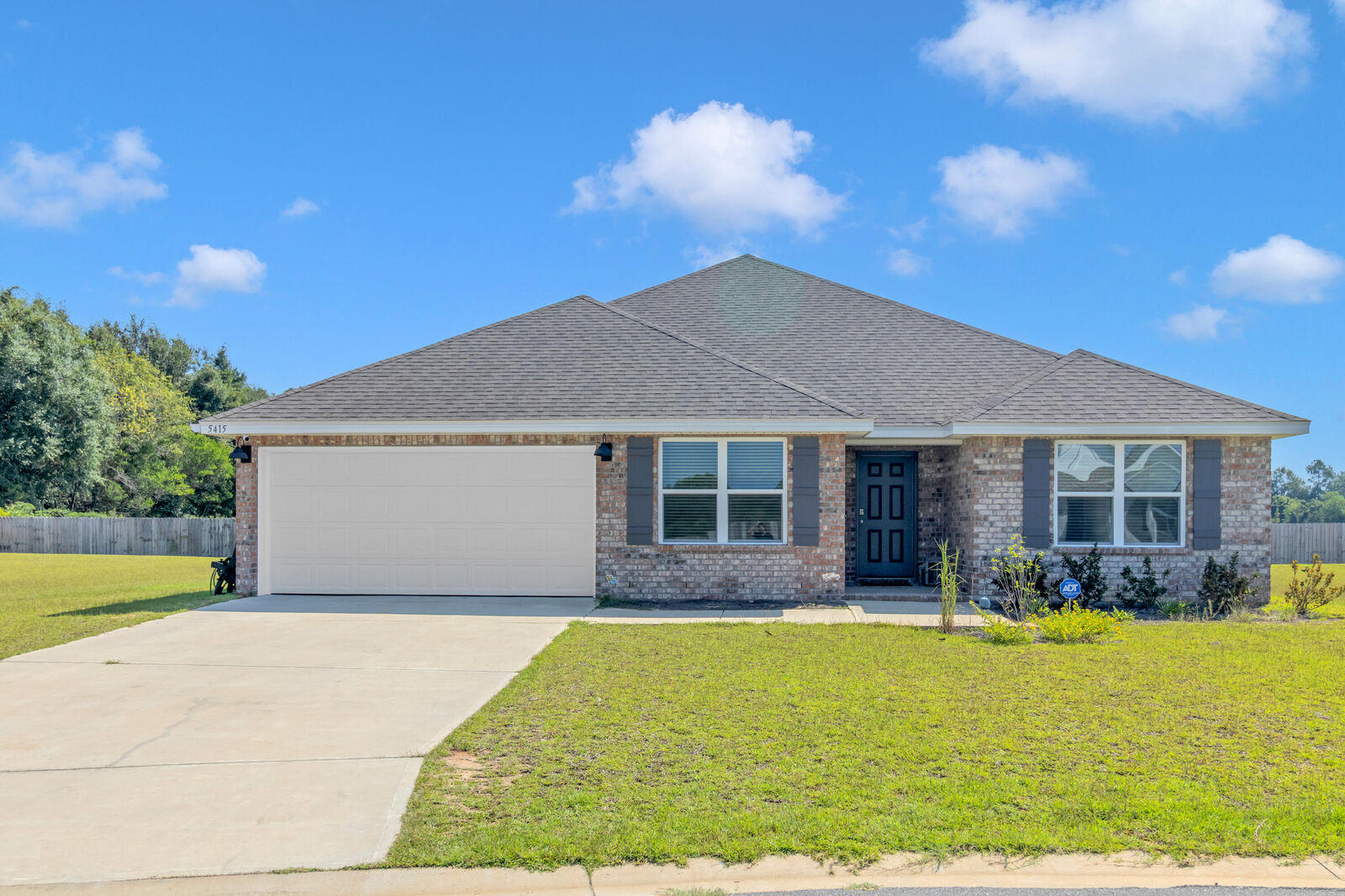 Property Photo:  5415 Torchwood Drive  FL 32531 