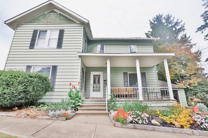 Property Photo:  807 W Pleasant Street  PA 16407 