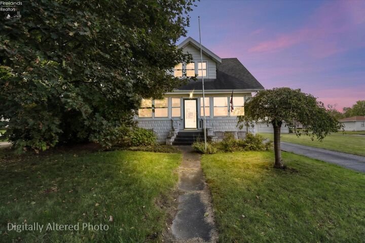 Property Photo: 607 W Main Street OH 44811