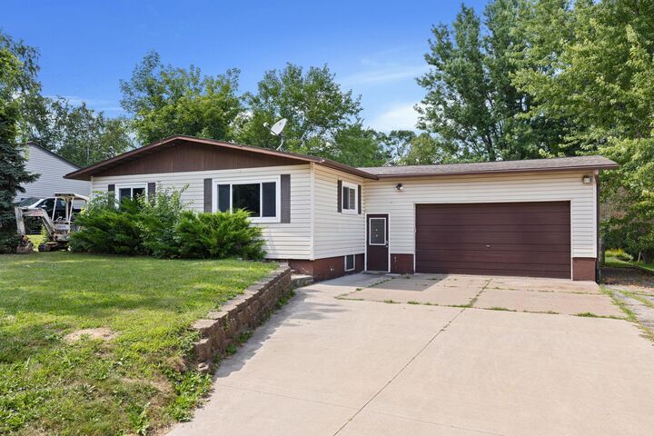 Property Photo:  460 Center Street  MN 55925 