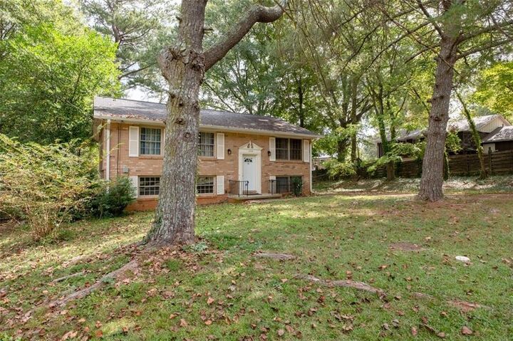 Property Photo:  1464 Colony East Circle  GA 30083 