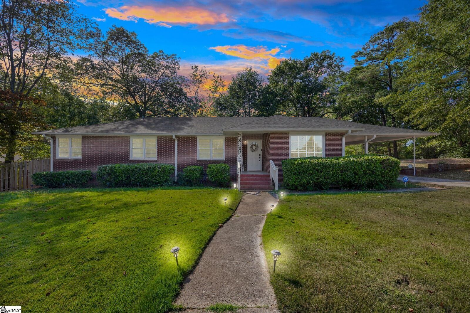 Property Photo:  200 Pine Street  SC 29678 