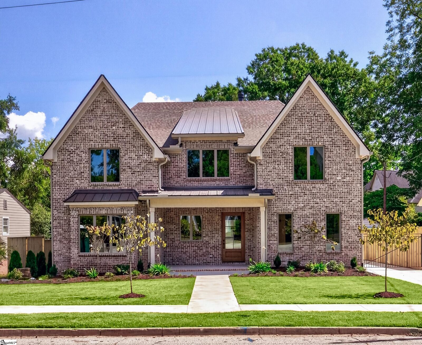 Property Photo: 16 E Augusta Place SC 29605