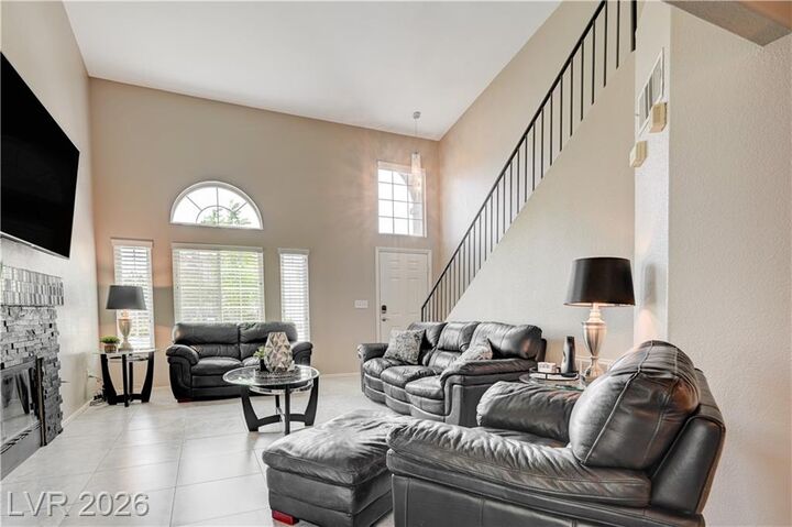 Property Photo:  