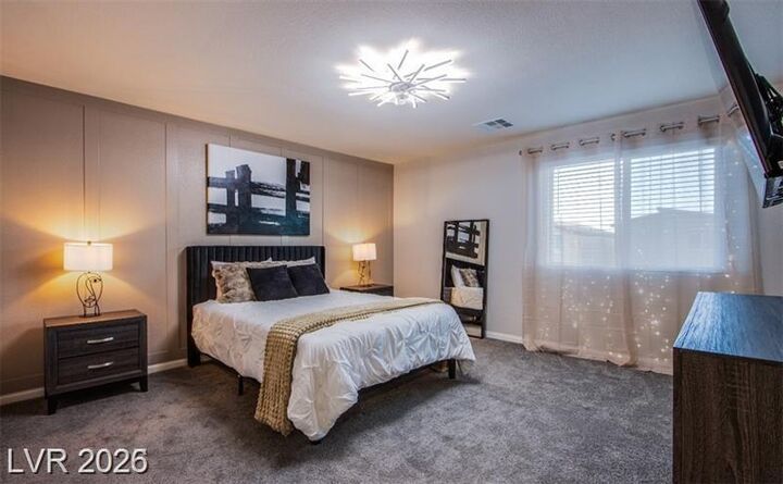 Property Photo:  