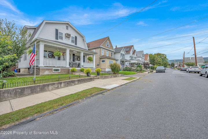 Property Photo:  1429 Elizabeth Street  PA 18504 