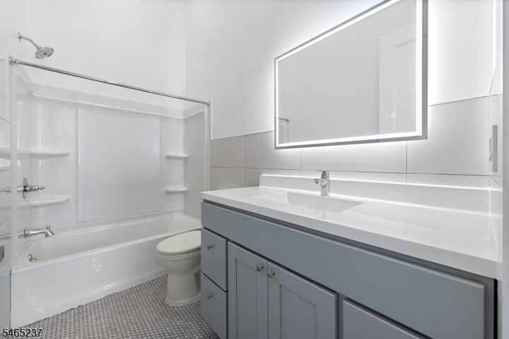Property Photo:  153 Orchard St 2  NJ 07073 