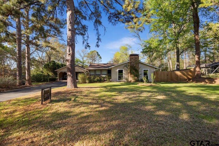 Property Photo:  207 Grass Knoll Drive  TX 75771 