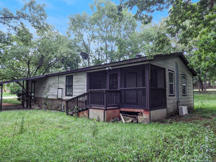 Property Photo:  2240 Easley Circle  TX 77320 