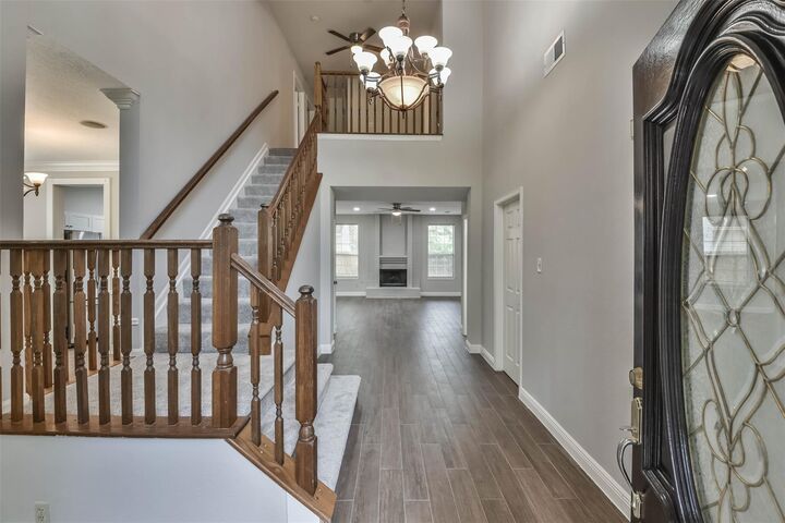Property Photo: 15 Shinyrock Place TX 77381