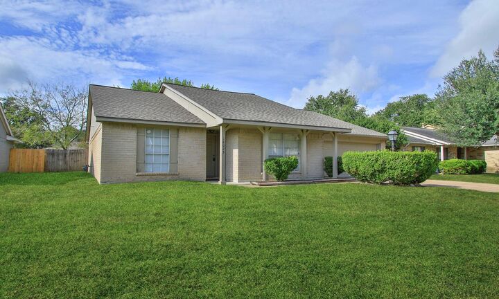 Property Photo:  18023 Garden Manor Drive  TX 77084 