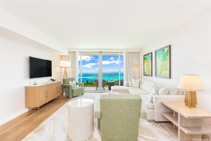 Property Photo:  383 Kalaimoku Street E2905  HI 96815 