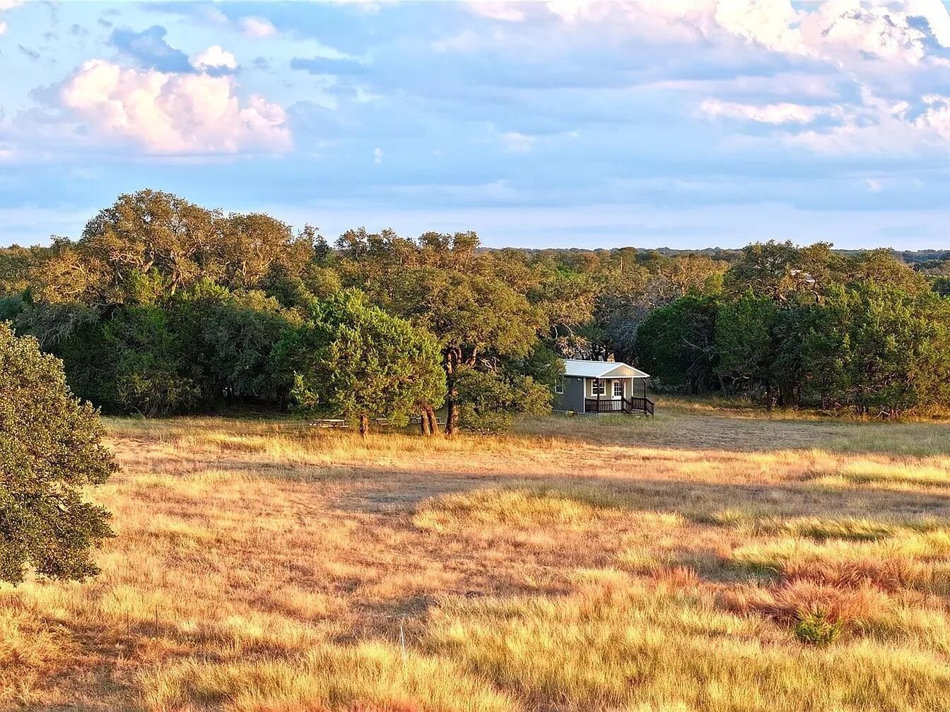 Property Photo:  119 County Road 107  TX 76550 