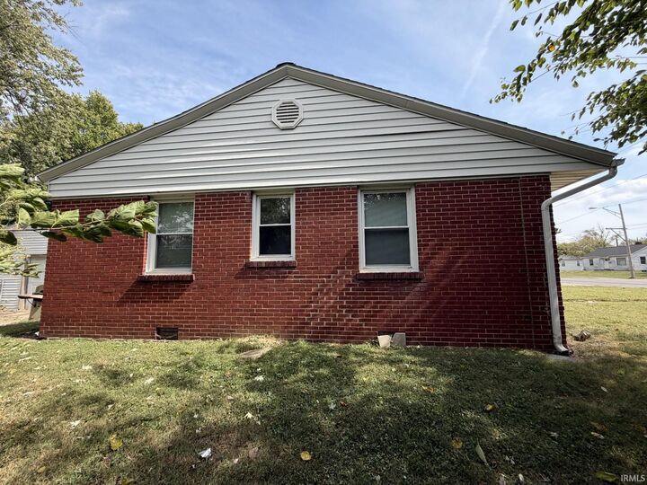 Property Photo: 1800 Covert Avenue IN 47714