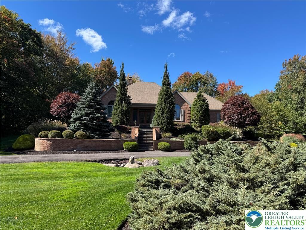 Property Photo: 235 Wolf Hollow Road PA 18624