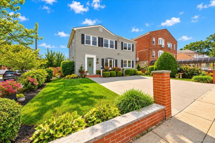 Property Photo: 2653 Harding Avenue NY 10465