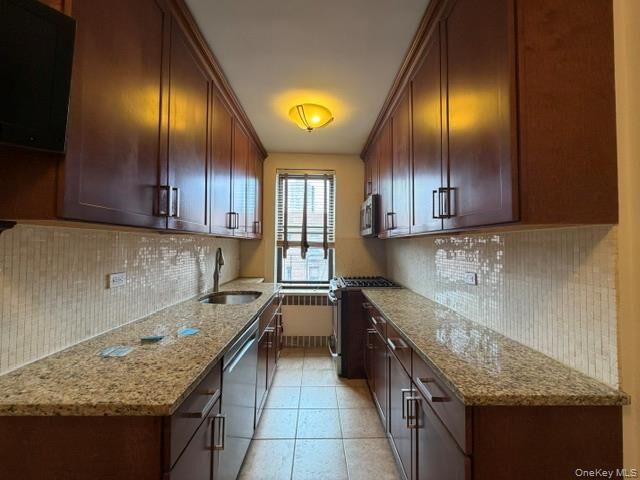 Property Photo: 6771 Yellowstone Boulevard 7T NY 11375