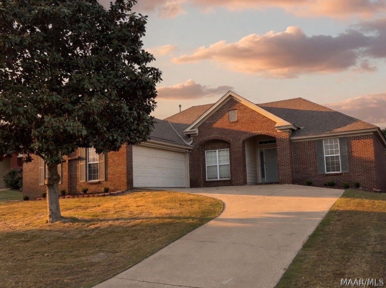 Property Photo:  1018 Thistle Road  AL 36066 