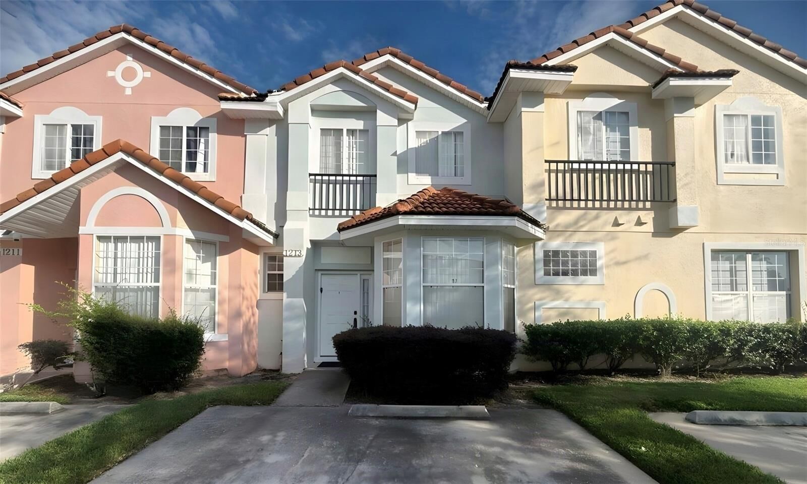 Property Photo: 1213 S Beach Circle FL 34746