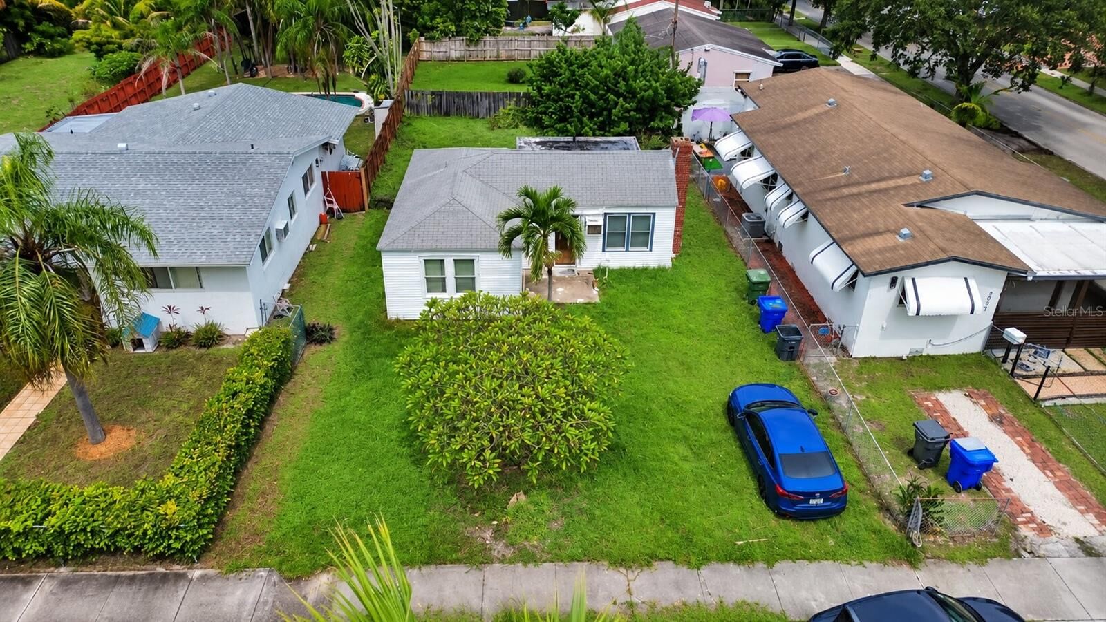 Property Photo:  2607 Adams Street  FL 33020 