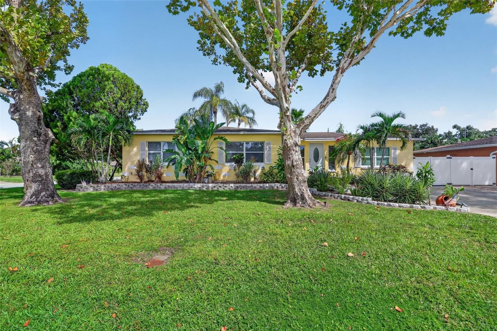 Property Photo:  3793 Benson Avenue N  FL 33713 