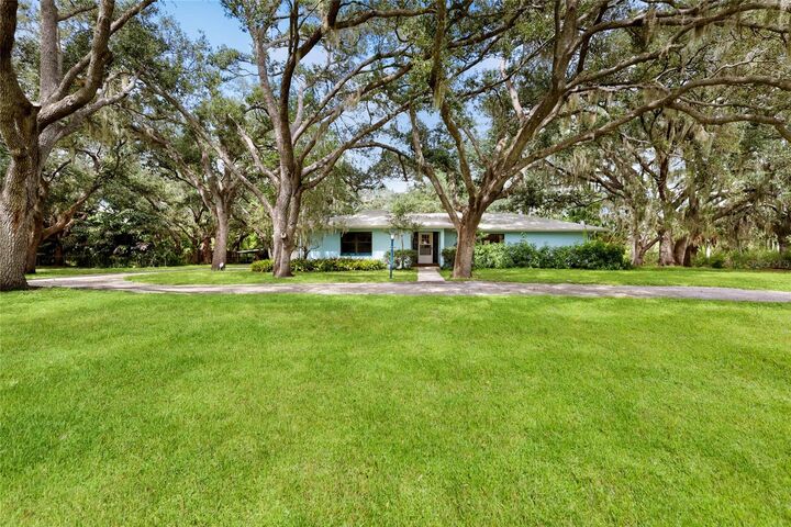 Property Photo: 5273 Turtle Creek Lane FL 34232