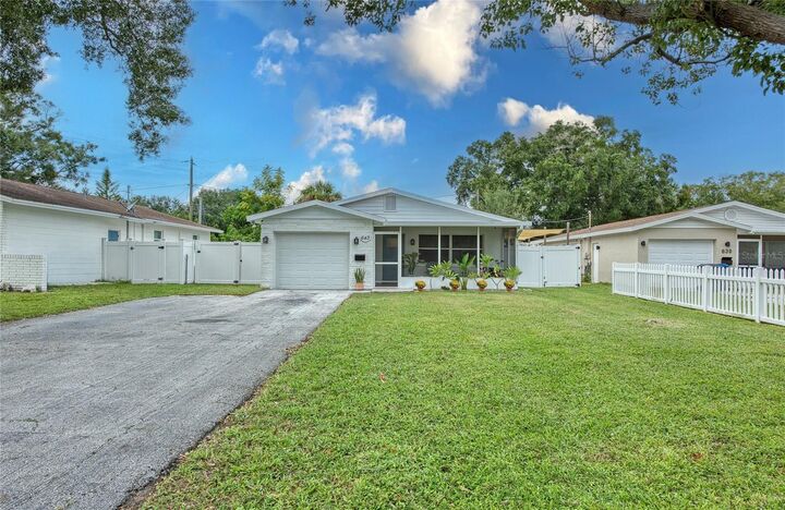 Property Photo: 643 Southwest Boulevard N FL 33703