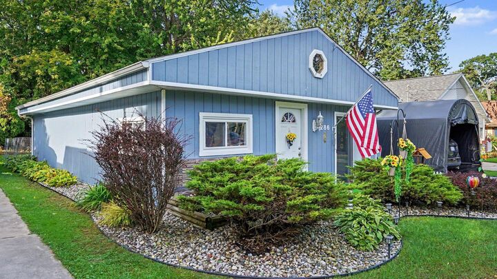 Property Photo:  286 Lagoon-Beach Drive  MI 48706-1434 