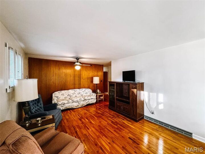 Property Photo: 218 W Jefferson Street MO 63461