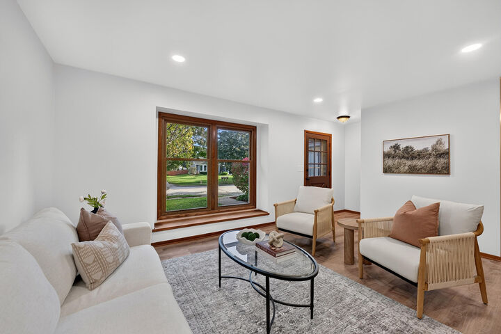 Property Photo: 1616 Haymarket Rd WI 53189