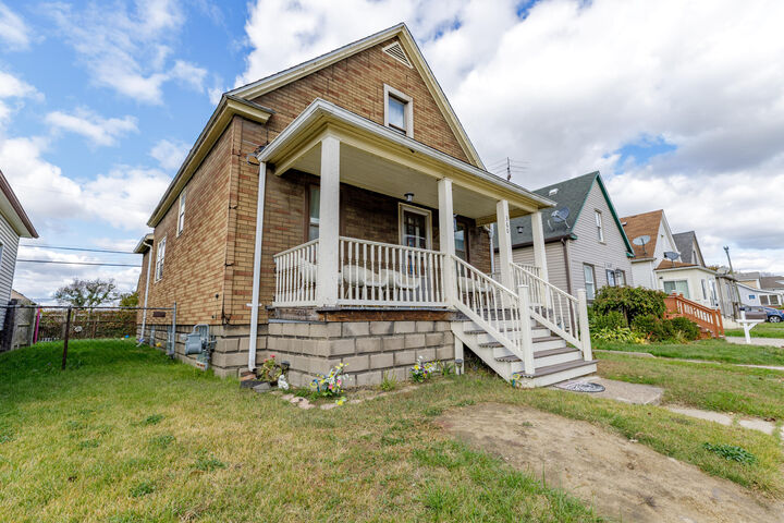 Property Photo:  360 Burke Street  MI 48218 