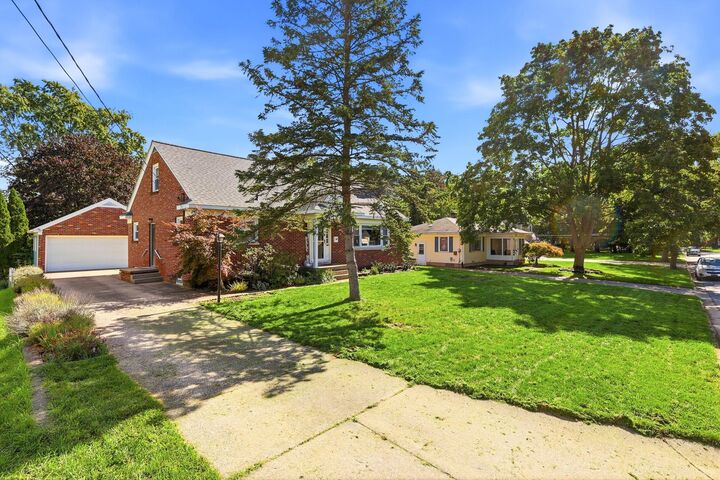 Property Photo: 3318 Earle Avenue SW MI 49418