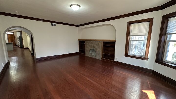 Property Photo: 5530 N Artesian Avenue 2 IL 60625