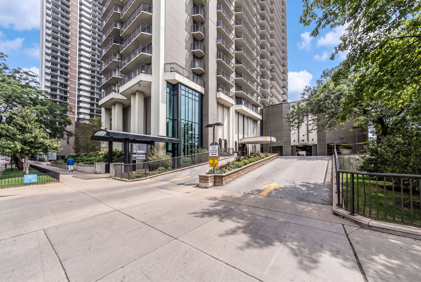 Property Photo:  6007 N Sheridan Road 25D  IL 60660 