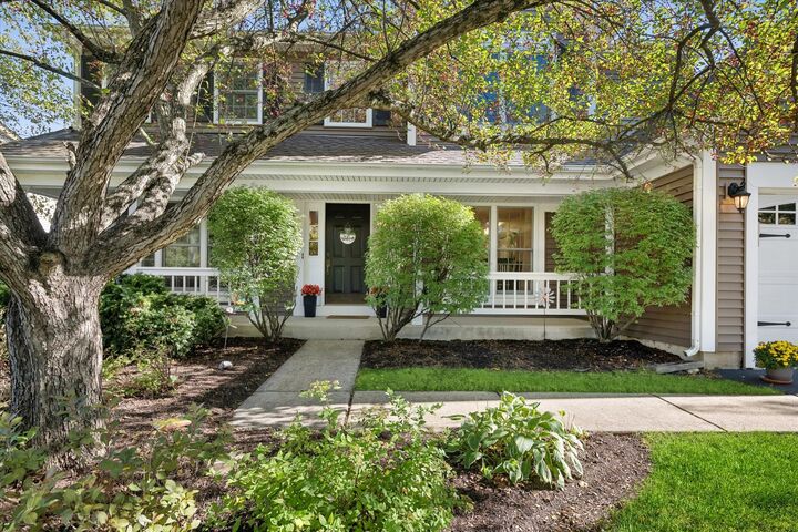 Property Photo:  789 Warwick Lane  IL 60047 