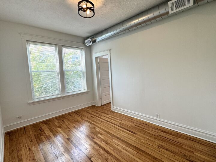 Property Photo:  4058 W Hirsch Street 2  IL 60651 