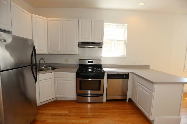 Property Photo:  3446 N Bell Avenue 1  IL 60618 