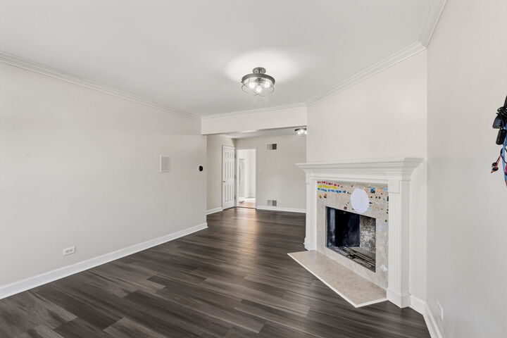 Property Photo:  1931 Farnham Court  IL 60194 