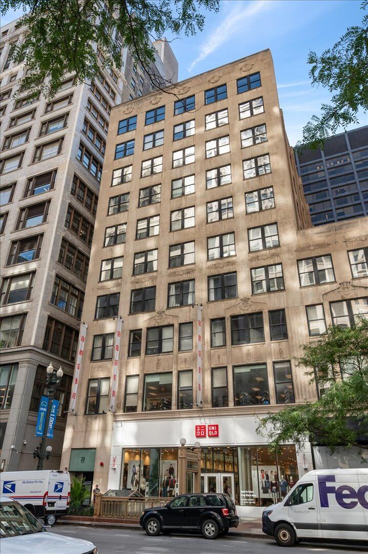 Property Photo:  20 N State Street 409  IL 60602 