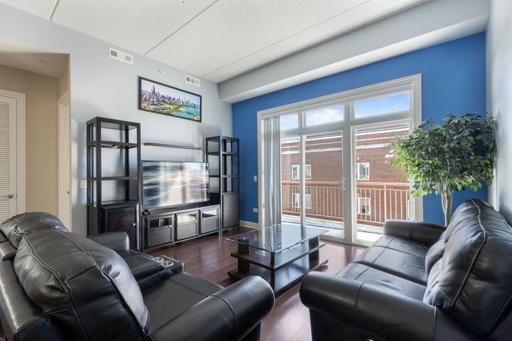 Property Photo: 787 Graceland Avenue 501 IL 60016