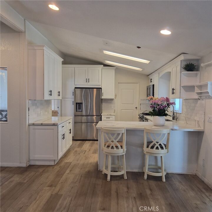 Property Photo:  507 S Euclid Street 60  CA 92704 