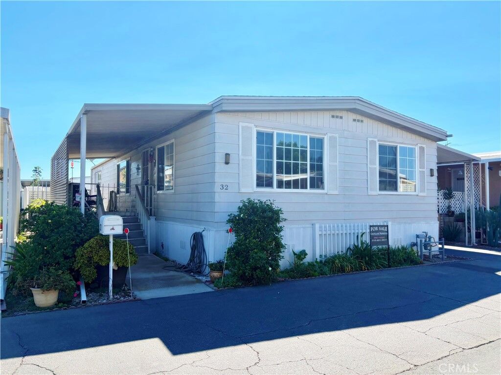Property Photo:  21711 Vera Street 32  CA 90745 