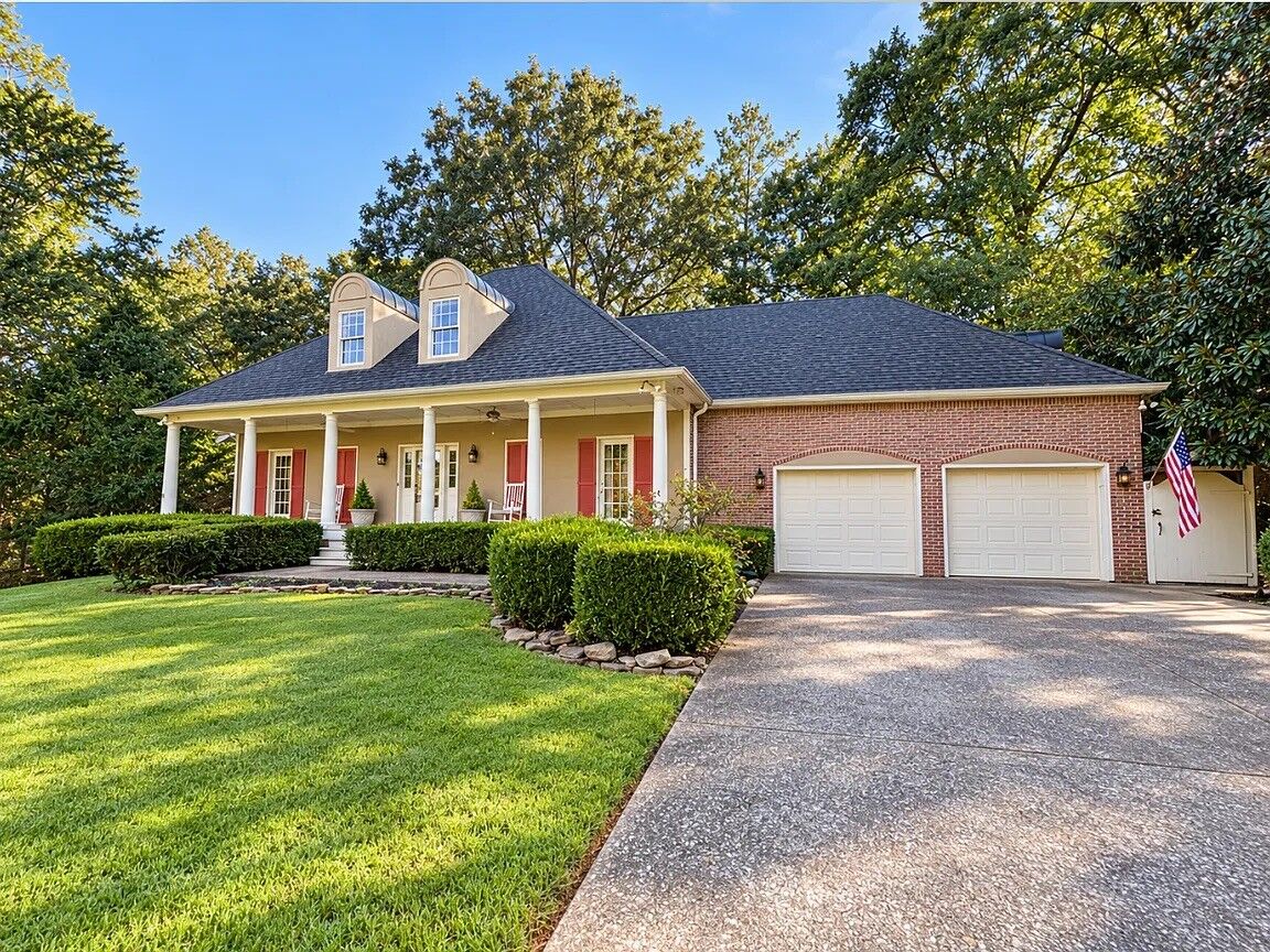 Property Photo:  811 River Run  TN 37043 
