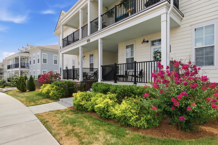 Property Photo:  828 Goswell Dr 101  TN 37135 