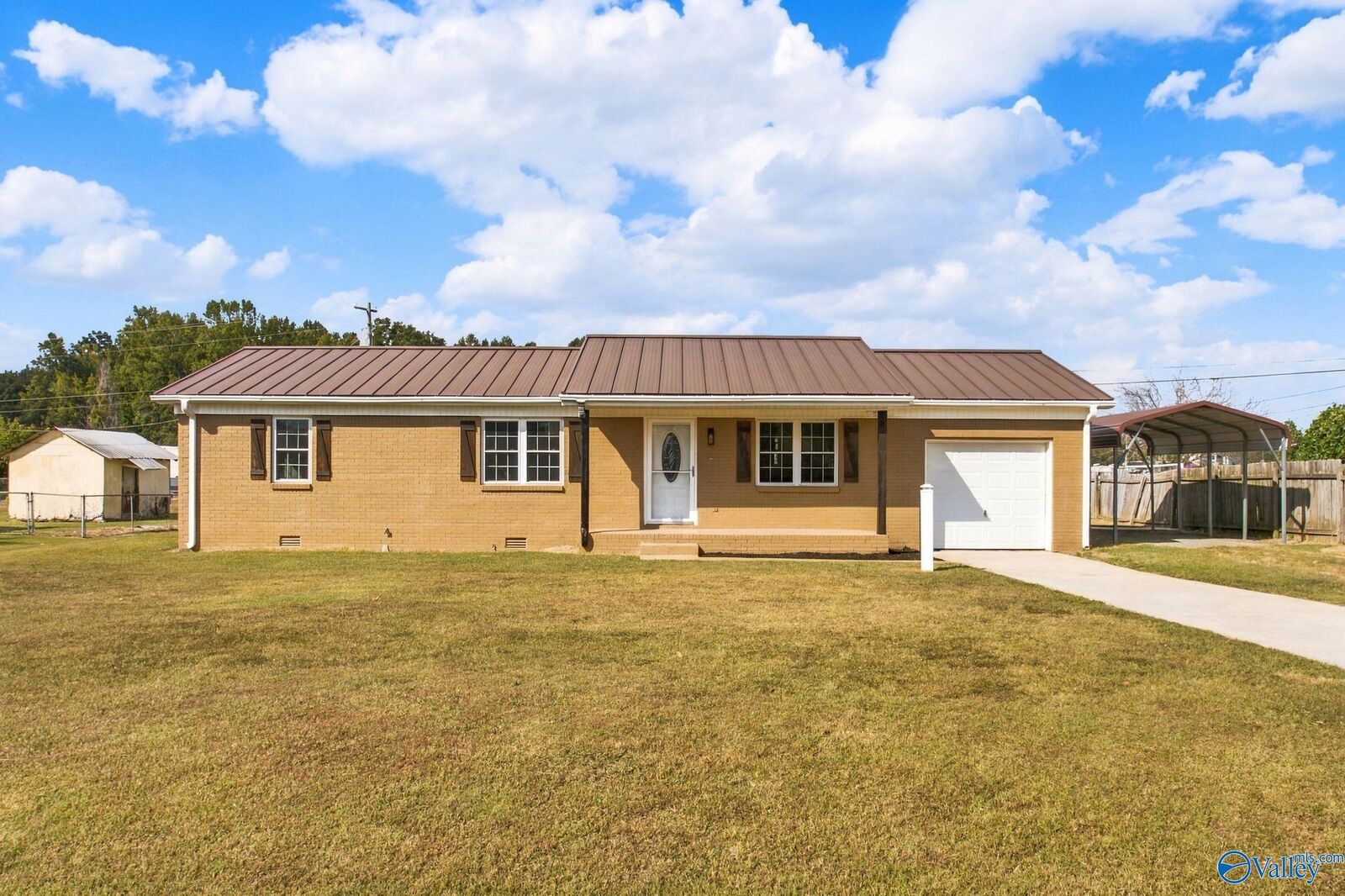 Property Photo:  17133 Ferry Road  AL 35611 