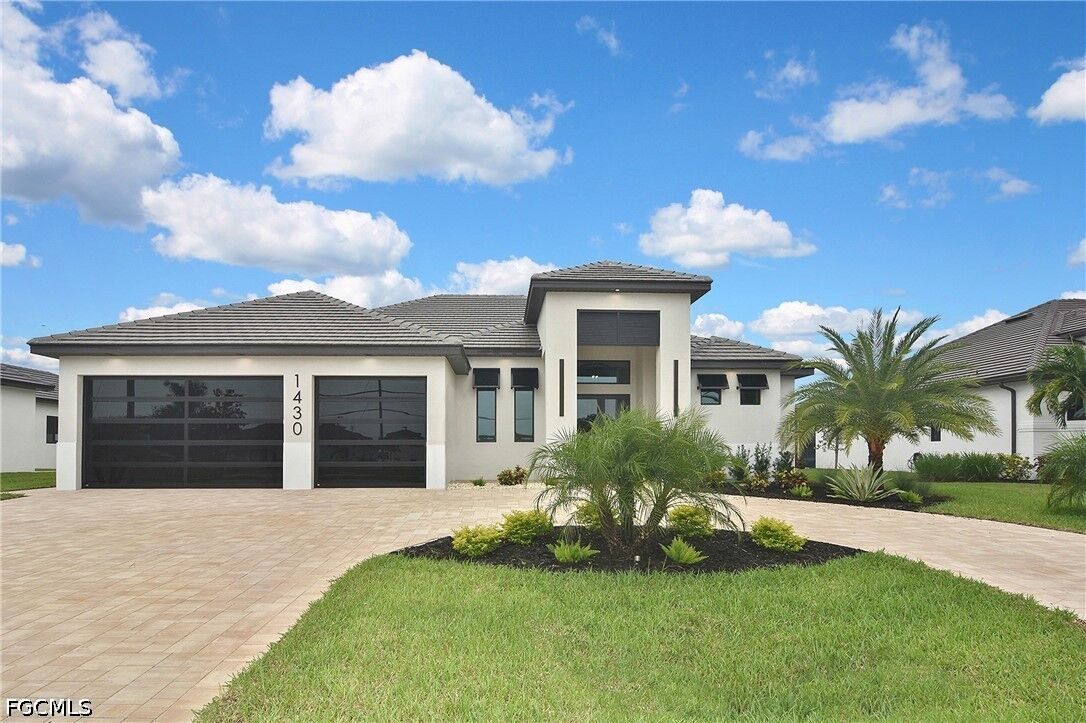 Property Photo: 1430 Mohawk Parkway FL 33914-6346