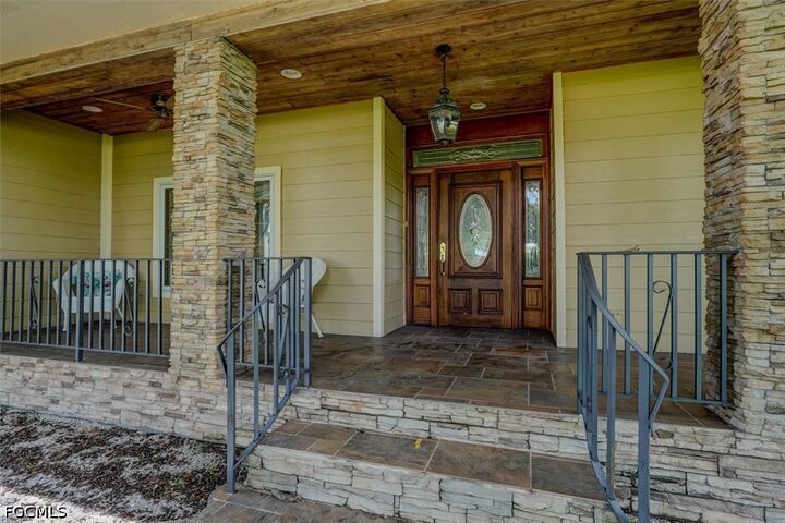 Property Photo: 3144 Shell Lane FL 33935