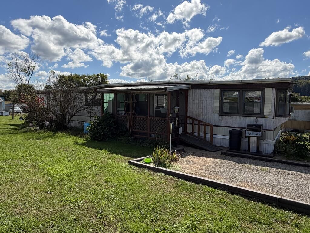 Property Photo:  281 Woodside Terrace  PA 18848 