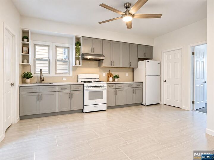 Property Photo:  40 Searing Avenue 1  NJ 07029 